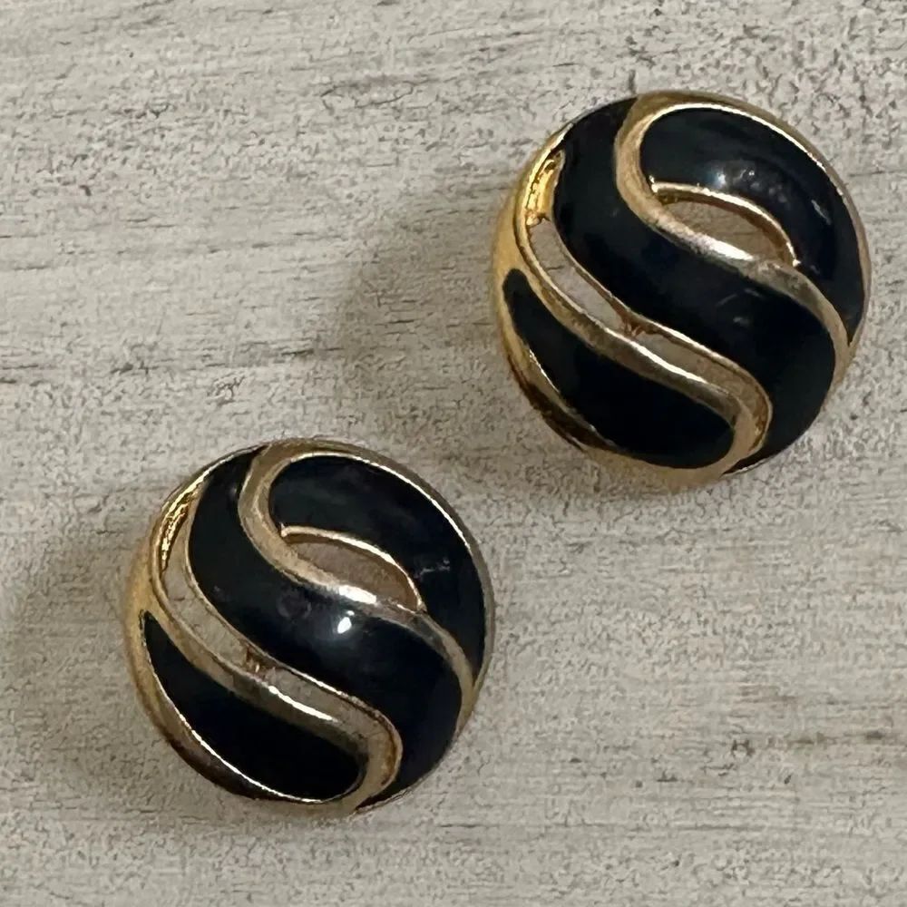 Navy and gold tone swirl post earrings
